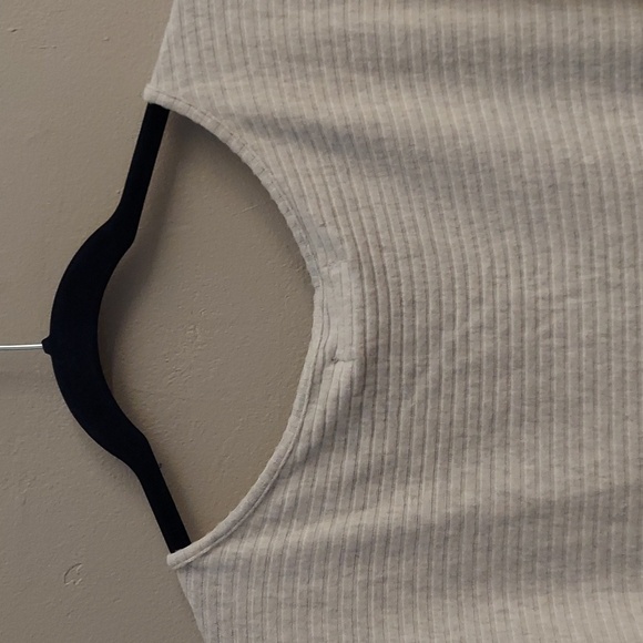 VELVET by Graham & Spencer Light Gray Ribbed Top - Picture 9 of 14